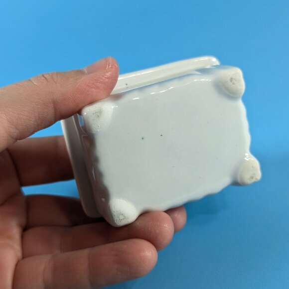 Floral porcelain trinket box, romantic jewelry storage box - Picture 5 of 7